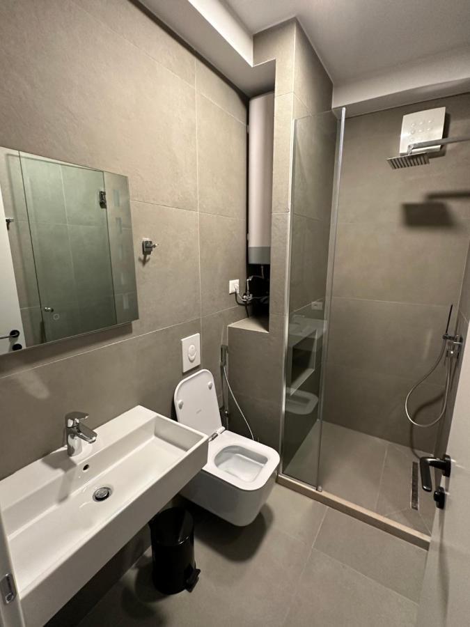 Soin Rooms Tirana Bagian luar foto