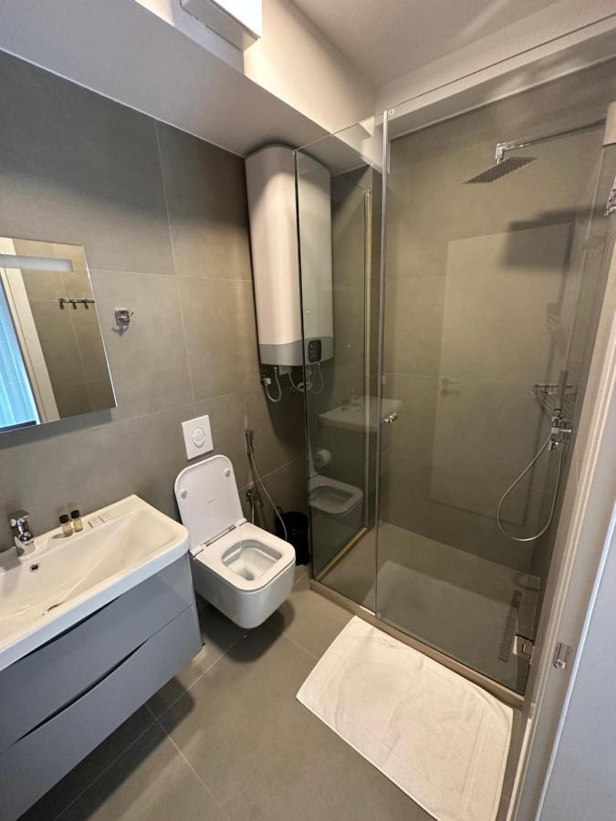 Soin Rooms Tirana Bagian luar foto