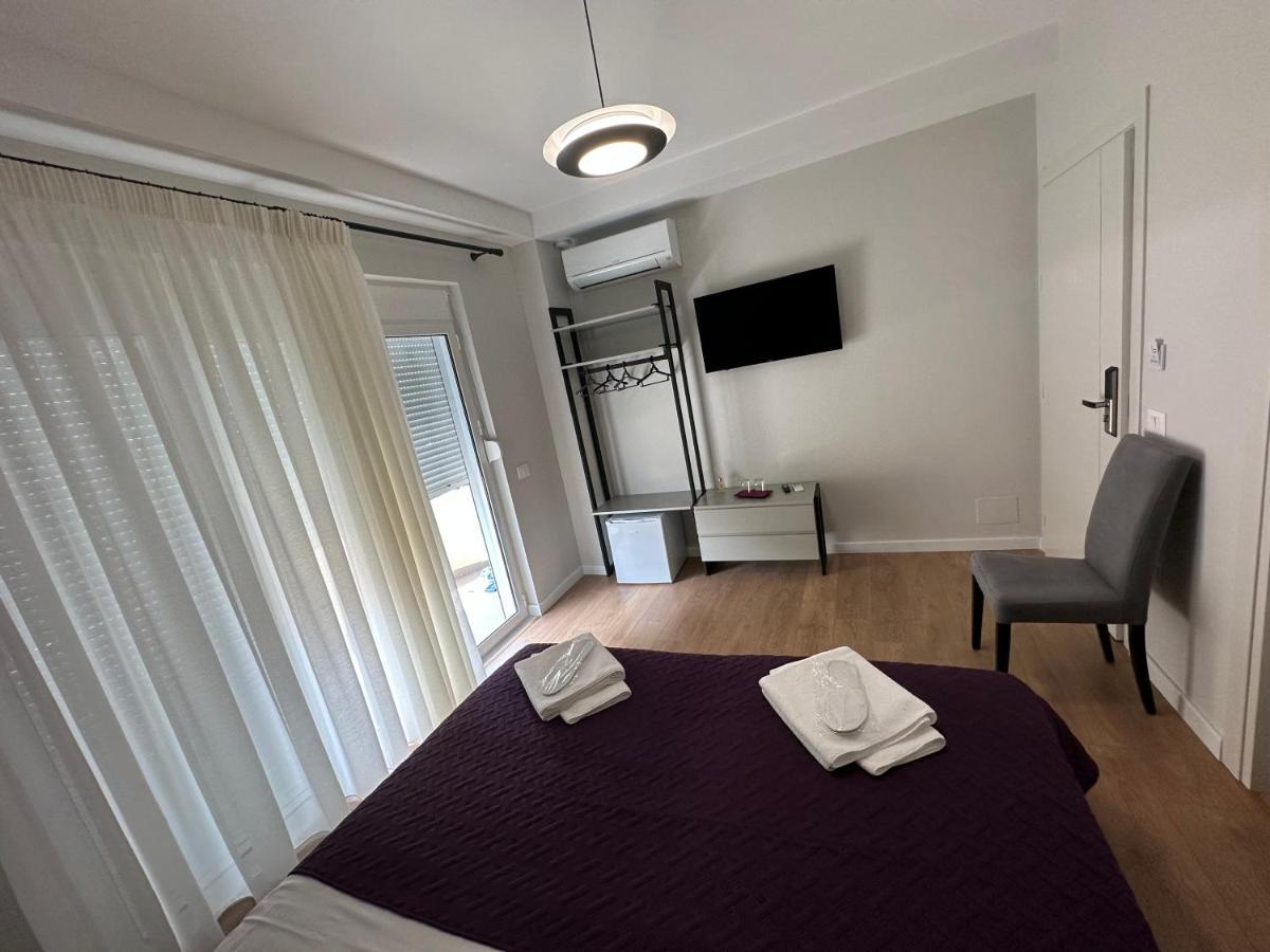 Soin Rooms Tirana Bagian luar foto