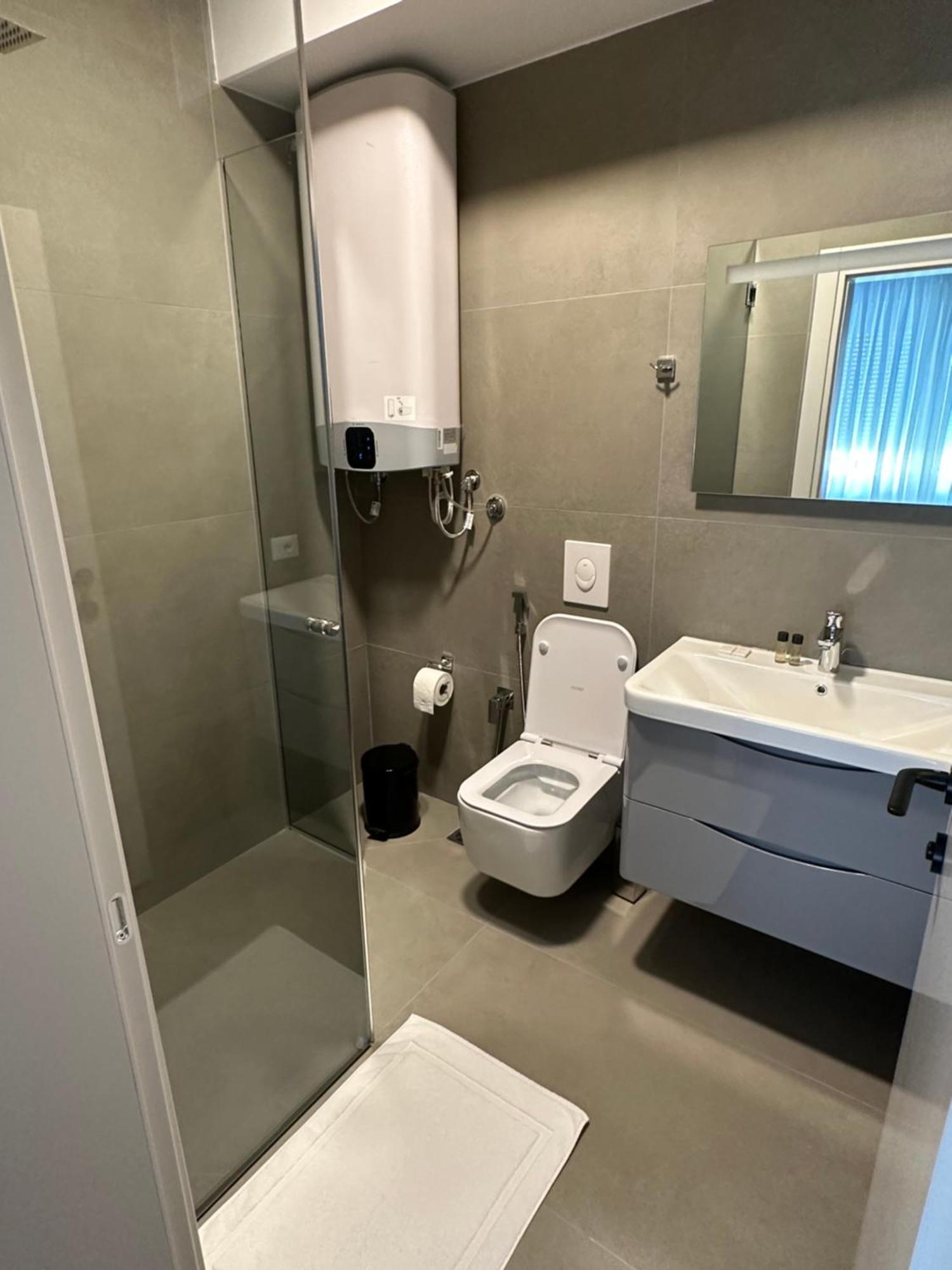 Soin Rooms Tirana Bagian luar foto